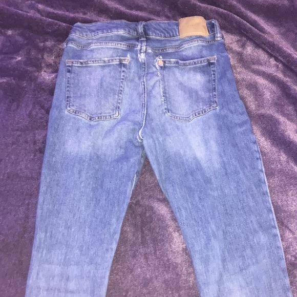 Ripped blue jeans - Picture 3 of 3